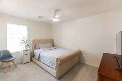 46 S Wynnoak Circle, The Woodlands, TX 77382 - Photo 5