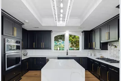 13 Queen Mary Court, Sugar Land, TX 77479 - Photo 9