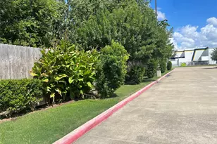 12747 Bates Ln, Stafford, TX 77477 - Photo 7