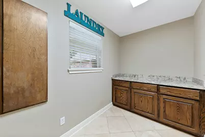 3430 W Meadow Lane, Dickinson, TX 77539 - Photo 17