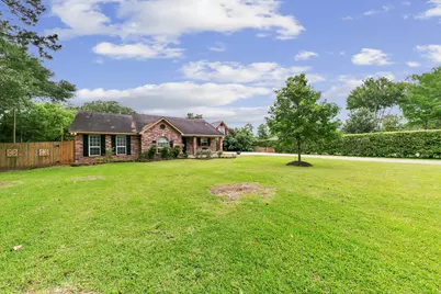 3430 W Meadow Lane, Dickinson, TX 77539 - Photo 7