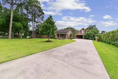 3430 W Meadow Lane, Dickinson, TX 77539 - Photo 37