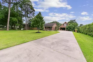 3430 W Meadow Ln, Dickinson, TX 77539 - Photo 37