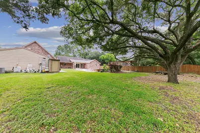 3430 W Meadow Lane, Dickinson, TX 77539 - Photo 27