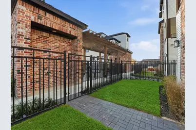 9207 Fort George Street, Houston, TX 77063 - Photo 3