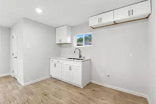 7010 Brownsville St, Houston, TX 77020 - Photo 11