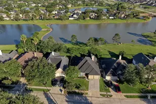 1575 Garden Lakes Dr, Friendswood, TX 77546 - Photo 41