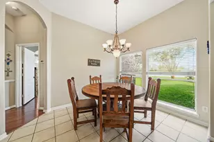 1575 Garden Lakes Dr, Friendswood, TX 77546 - Photo 11