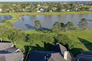1575 Garden Lakes Dr, Friendswood, TX 77546 - Photo 7