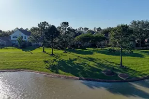 1575 Garden Lakes Dr, Friendswood, TX 77546 - Photo 39