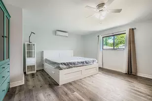 910 Eastlake St, Houston, TX 77034 - Photo 13