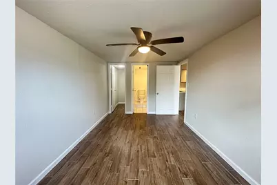605 E Hunnicutt Street, Baytown, TX 77520 - Photo 9