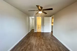 605 E Hunnicutt St, Baytown, TX 77520 - Photo 9