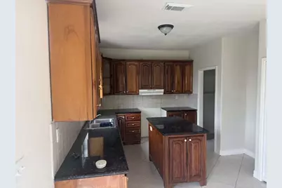 1675 Hugh Road #B, Houston, TX 77067 - Photo 3