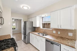 18607 Hiddenbay Way, Spring, TX 77379 - Photo 15