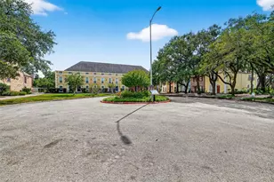 5200 Arboles Dr, Houston, TX 77035 - Photo 5