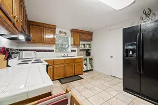 4514 E 24th E St, Dickinson, TX 77539 - Photo 5