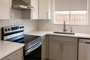 9511 Bollingbrook Dr, Houston, TX 77083 - Photo 9