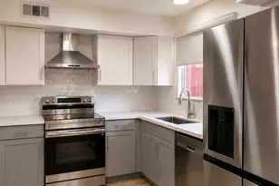 9511 Bollingbrook Dr, Houston, TX 77083 - Photo 7