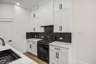 909 Santa Anna Ln, La Porte, TX 77571 - Photo 9