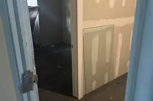 5417 Doulton Dr, Houston, TX 77033 - Photo 15