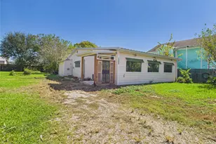 713 6th St, San Leon, TX 77539 - Photo 3