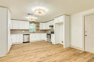 2812 N Sonny Ln, Galveston, TX 77554 - Photo 7