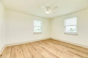 2812 N Sonny Ln, Galveston, TX 77554 - Photo 15