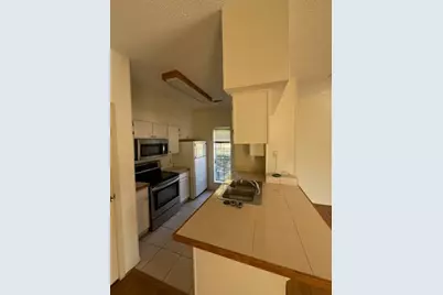 7575 Cambridge Street #1004, Houston, TX 77054 - Photo 9