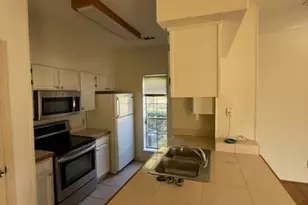 7575 Cambridge St, Houston, TX 77054 - Photo 9