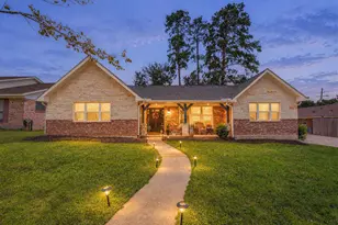 903 Northpine Dr, Conroe, TX 77301 - Photo 1