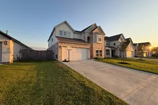 2335 Spring Hollow Dr, Baytown, TX 77521 - Photo 3