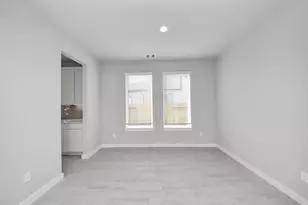 2107 Della Lks Ct, Fresno, TX 77545 - Photo 7