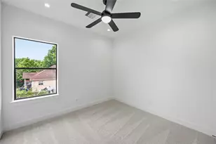 4210 New Orleans St, Houston, TX 77020 - Photo 11
