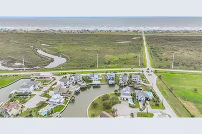 12822 Santiago Circle, Galveston, TX 77554 - Photo 7