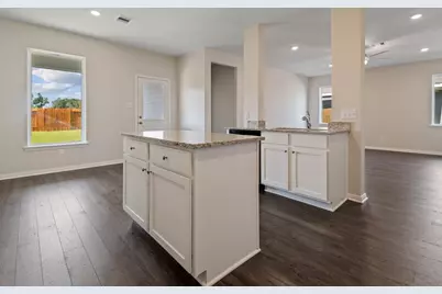 15870 Berry Hill Drive, Conroe, TX 77303 - Photo 11