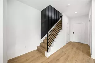 5955 Southseas St, Houston, TX 77033 - Photo 7