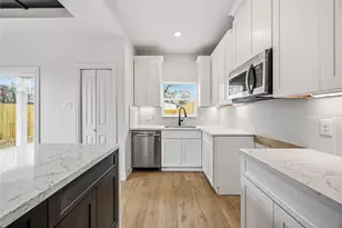 5955 Southseas St, Houston, TX 77033 - Photo 13