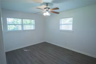 322 Broad Ripple Dr, Houston, TX 77336 - Photo 13