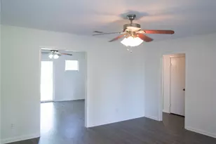 322 Broad Ripple Dr, Houston, TX 77336 - Photo 7