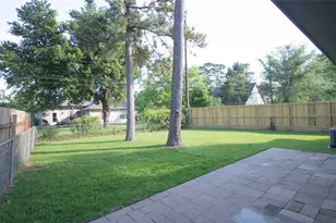 322 Broad Ripple Dr, Houston, TX 77336 - Photo 15