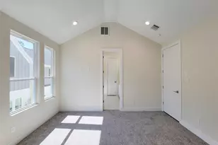 5931 Beall St, Houston, TX 77091 - Photo 17