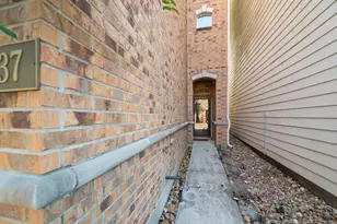 5637 Oasis Palm Ln, Houston, TX 77021 - Photo 3