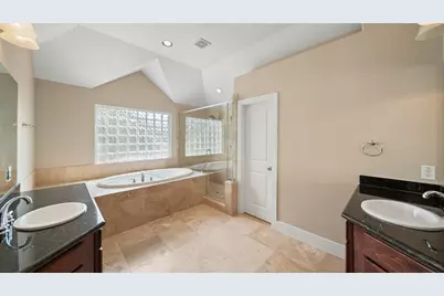 5637 Oasis Palm Lane, Houston, TX 77021 - Photo 17