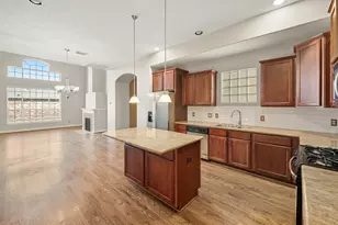 5637 Oasis Palm Ln, Houston, TX 77021 - Photo 9