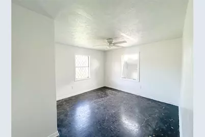 7810 Darnay Drive, Houston, TX 77033 - Photo 3