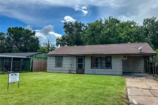 7810 Darnay Dr, Houston, TX 77033 - Photo 1