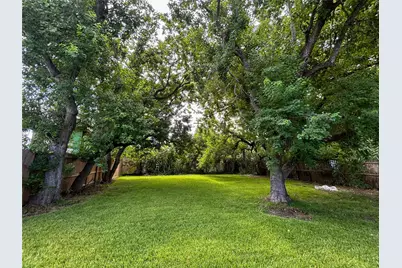 7810 Darnay Drive, Houston, TX 77033 - Photo 7