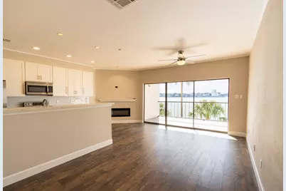 401 Lakeside Lane #111, Nassau Bay, TX 77058 - Photo 5