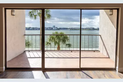 401 Lakeside Lane #111, Nassau Bay, TX 77058 - Photo 1